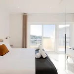 Elegant 3-bed House W Jacuzzi, Sea Views & Lift Mellieħa