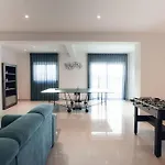 Elegant 3-bed House W Jacuzzi, Sea Views & Lift Vakantiehuis Mellieħa