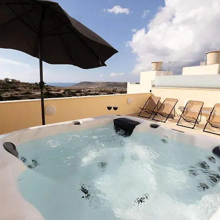 بيت للعطل Elegant 3-bed House W Jacuzzi, Sea Views & Lift
