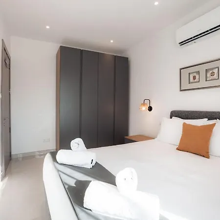 Elegant 3-bed House W Jacuzzi, Sea Views & Lift * Mellieħa