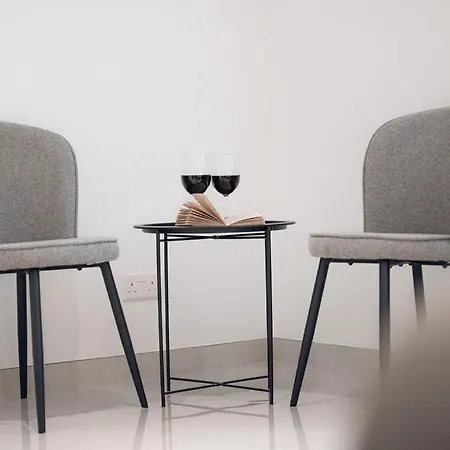 Elegant 3-bed House W Jacuzzi, Sea Views & Lift *