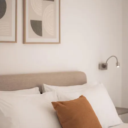 Elegant 3-bed House W Jacuzzi, Sea Views & Lift Сasa de vacaciones Mellieħa