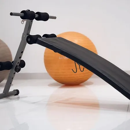 Elegant 3-bed House W Jacuzzi, Sea Views & Lift المليحة