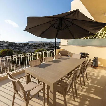 Elegant 3-bed House W Jacuzzi, Sea Views & Lift Mellieħa
