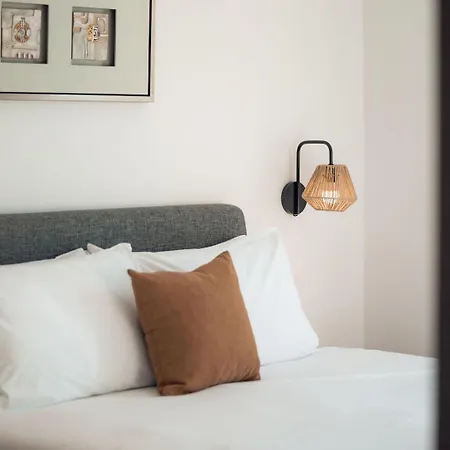 بيت للعطل Elegant 3-bed House W Jacuzzi, Sea Views & Lift