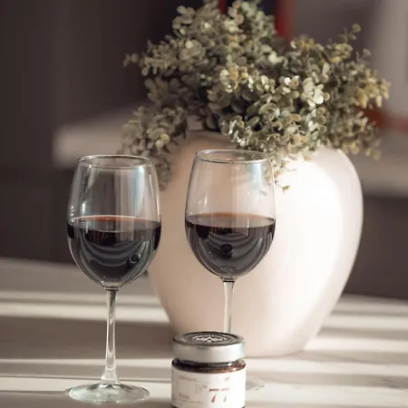 Elegant 3-bed House W Jacuzzi, Sea Views & Lift بيت للعطل *