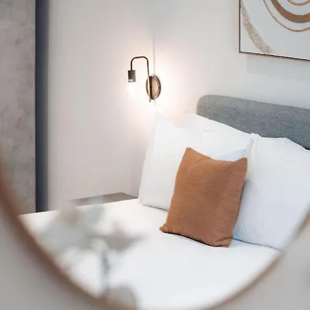 Elegant 3-bed House W Jacuzzi, Sea Views & Lift بيت للعطل المليحة