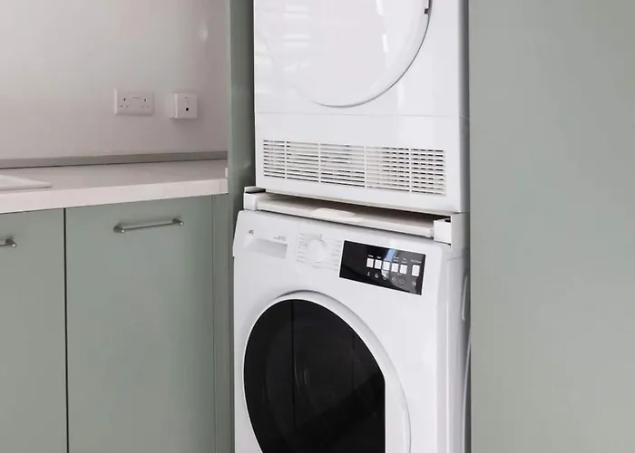 Elegant 3-bed House W Jacuzzi, Sea Views & Lift Mellieha