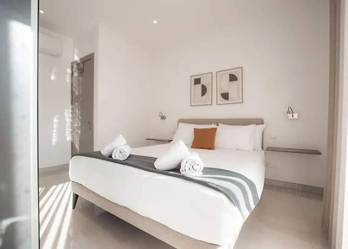 Casa de Férias Elegant 3-bed House W Jacuzzi, Sea Views & Lift *