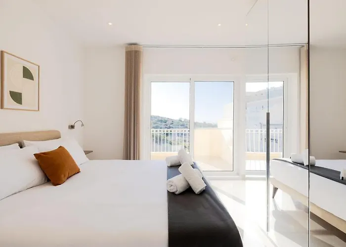 Elegant 3-bed House W Jacuzzi, Sea Views & Lift Mellieħa