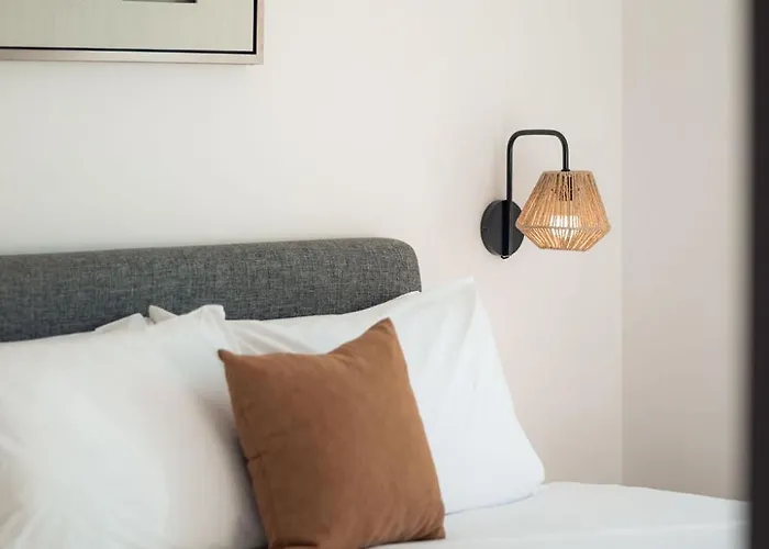 Casa de Férias Elegant 3-bed House W Jacuzzi, Sea Views & Lift