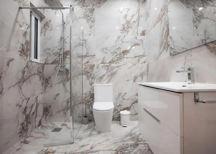 Elegant 3-bed House W Jacuzzi, Sea Views & Lift Mellieha