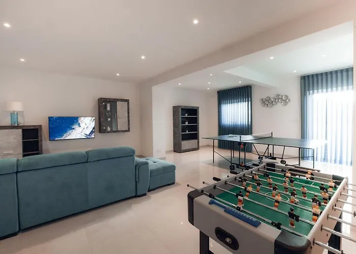 Casa de Férias Elegant 3-bed House W Jacuzzi, Sea Views & Lift *