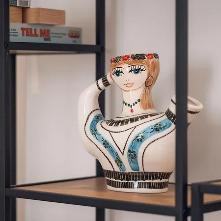 Elegant 3-bed House W Jacuzzi, Sea Views & Lift