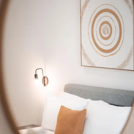 Elegant 3-bed House W Jacuzzi, Sea Views & Lift *