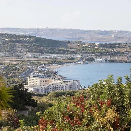 Elegant 3-bed House W Jacuzzi, Sea Views & Lift Mellieħa