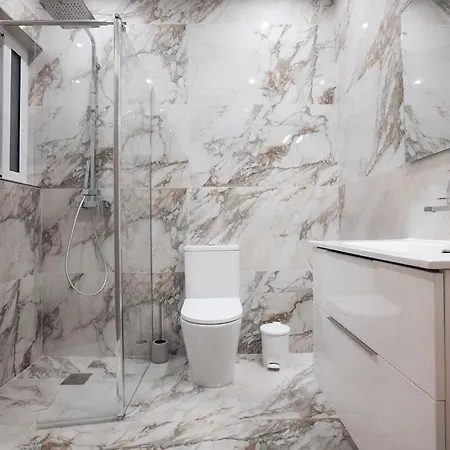 Elegant 3-bed House W Jacuzzi, Sea Views & Lift Mellieħa