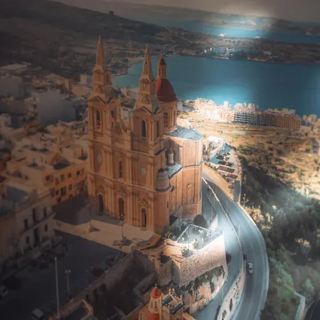 Case de vacanță Elegant 3-bed House W Jacuzzi, Sea Views & Lift